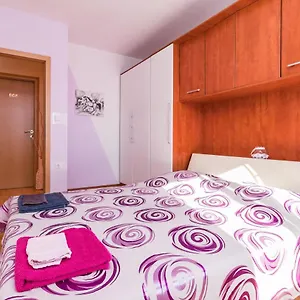 Apartament Valentina-no Groups, Banjole