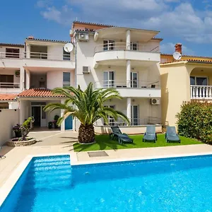 Appartement Apartments&rooms Alenka, Banjole