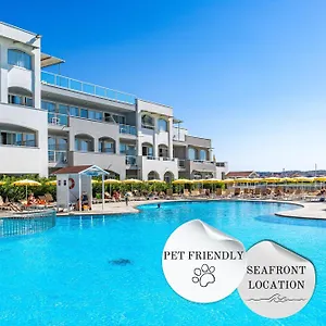 Family Del Mar Aparthotel