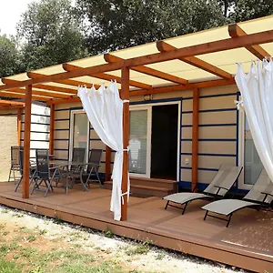 Kompleks wypoczynkowy Grand Veles Camp, Banjole